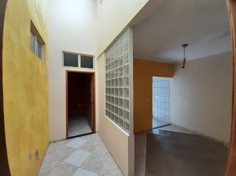 Casa com edícula, varanda com churrasqueira e 04 quartos .