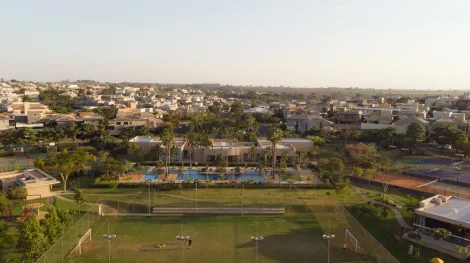 Excelente lote no Quinta do Golfe Residencial. Próximo à portaria.