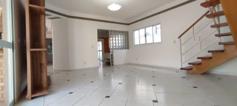 Casa com 04 suítes no condomínio Damha III