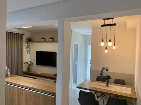 Apartamento lindo, com 2 dormitórios (uma suíte) em condomínio com lazer e excelente localização.