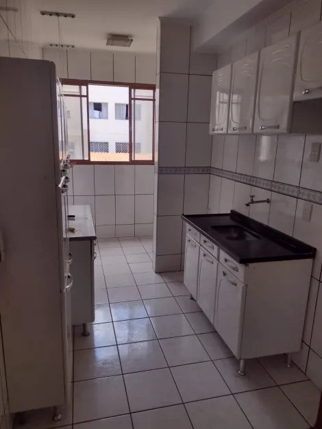 Apartamento 2 dormitórios com vaga coberta