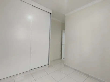 Apartamento térreo com suíte na região dos Damhas.