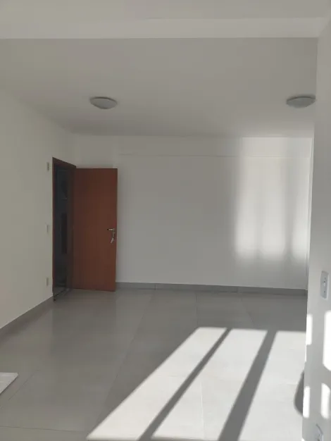 Oportunidade - Apartamento 2 quartos (uma suíte) todo reformado.