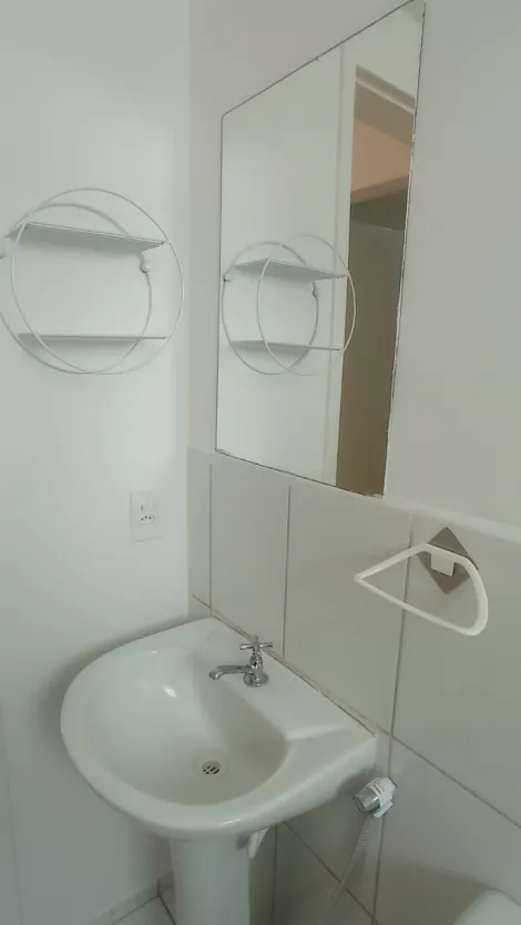 Apartamento no condomínio Manhattan - 2 quartos no primeiro andar.