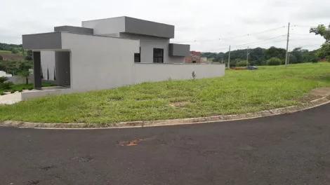 Terreno em condomnio fechado, com tima infraestrutura de lazer e segurana. A poucos minutos do Shopping Iguatemi