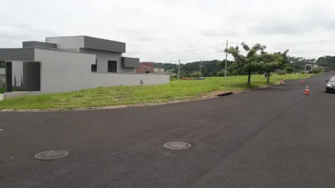 Terreno em condomínio fechado, com ótima infraestrutura de lazer e segurança. A poucos minutos do Shopping Iguatemi