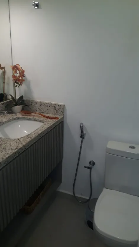 Apartamento com 136m² - 2 quartos (uma suíte) .